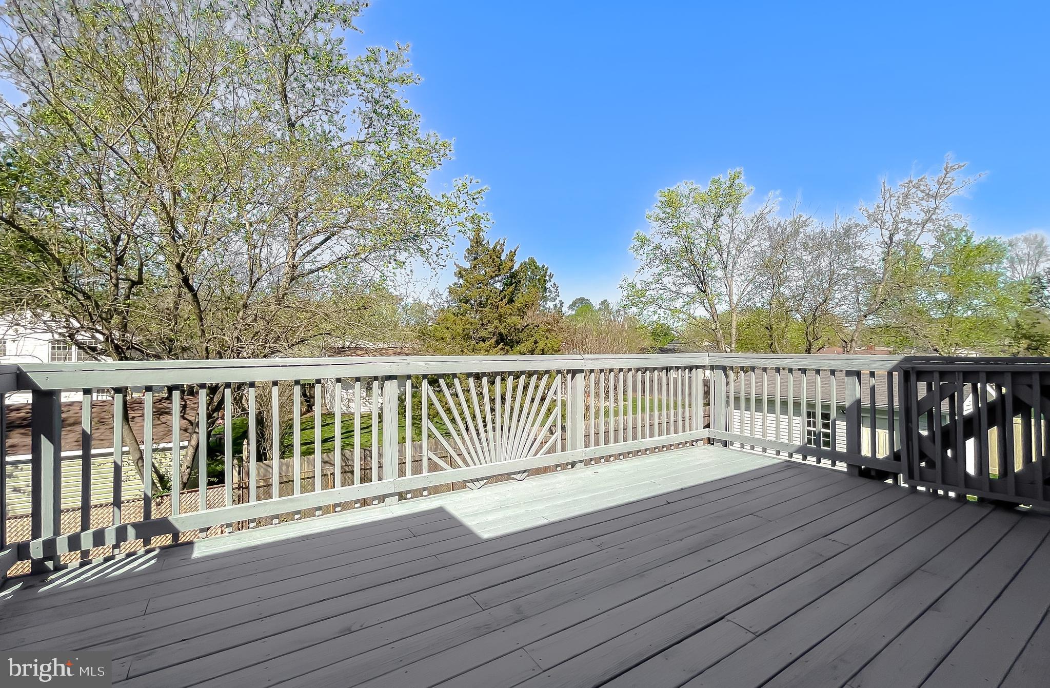 COUNTRY PINES - Residential