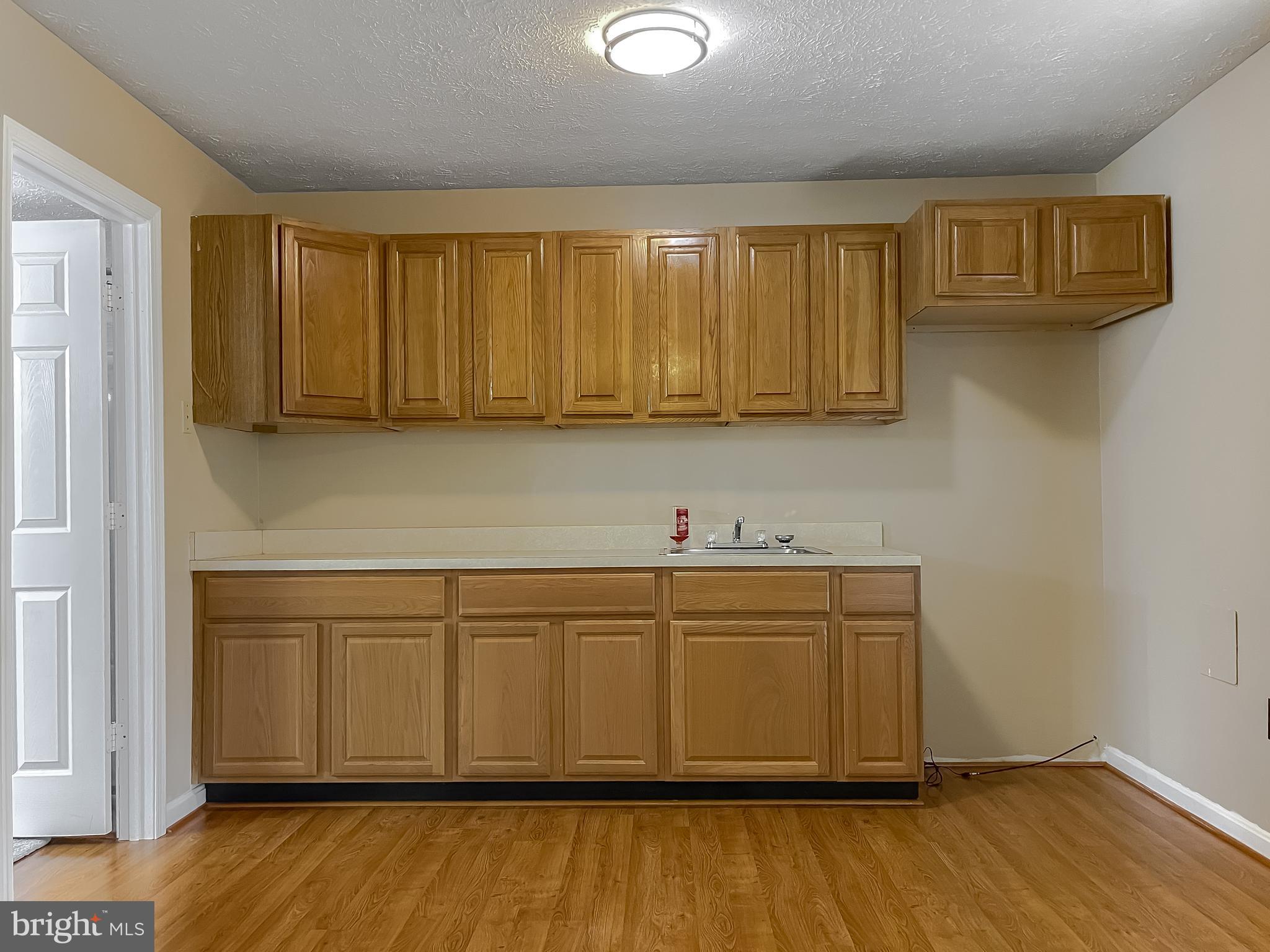 COUNTRY PINES - Residential