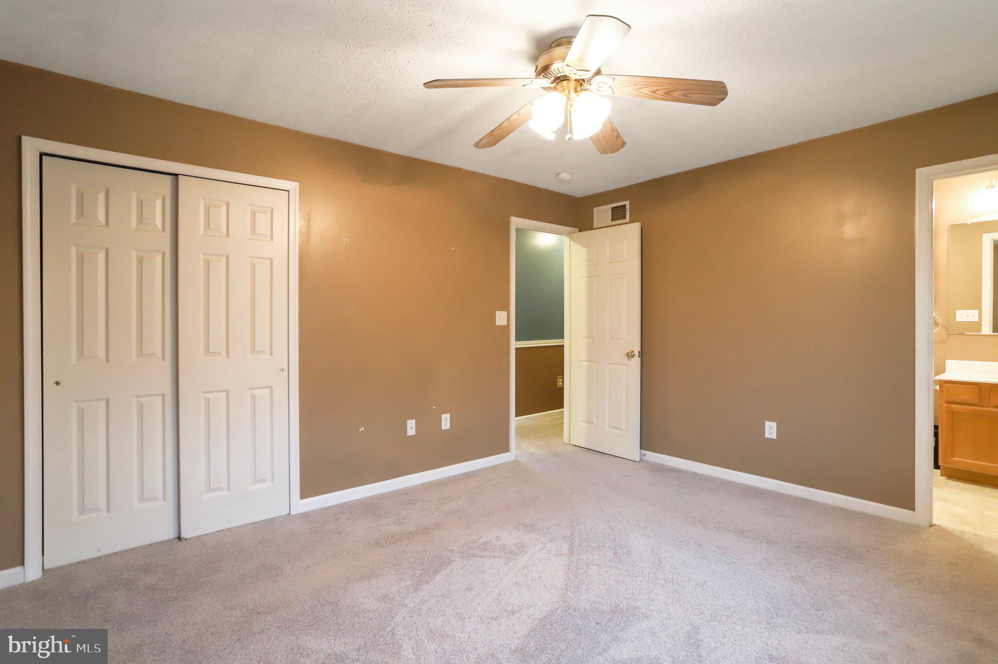 RIDGEFIELD - Residential