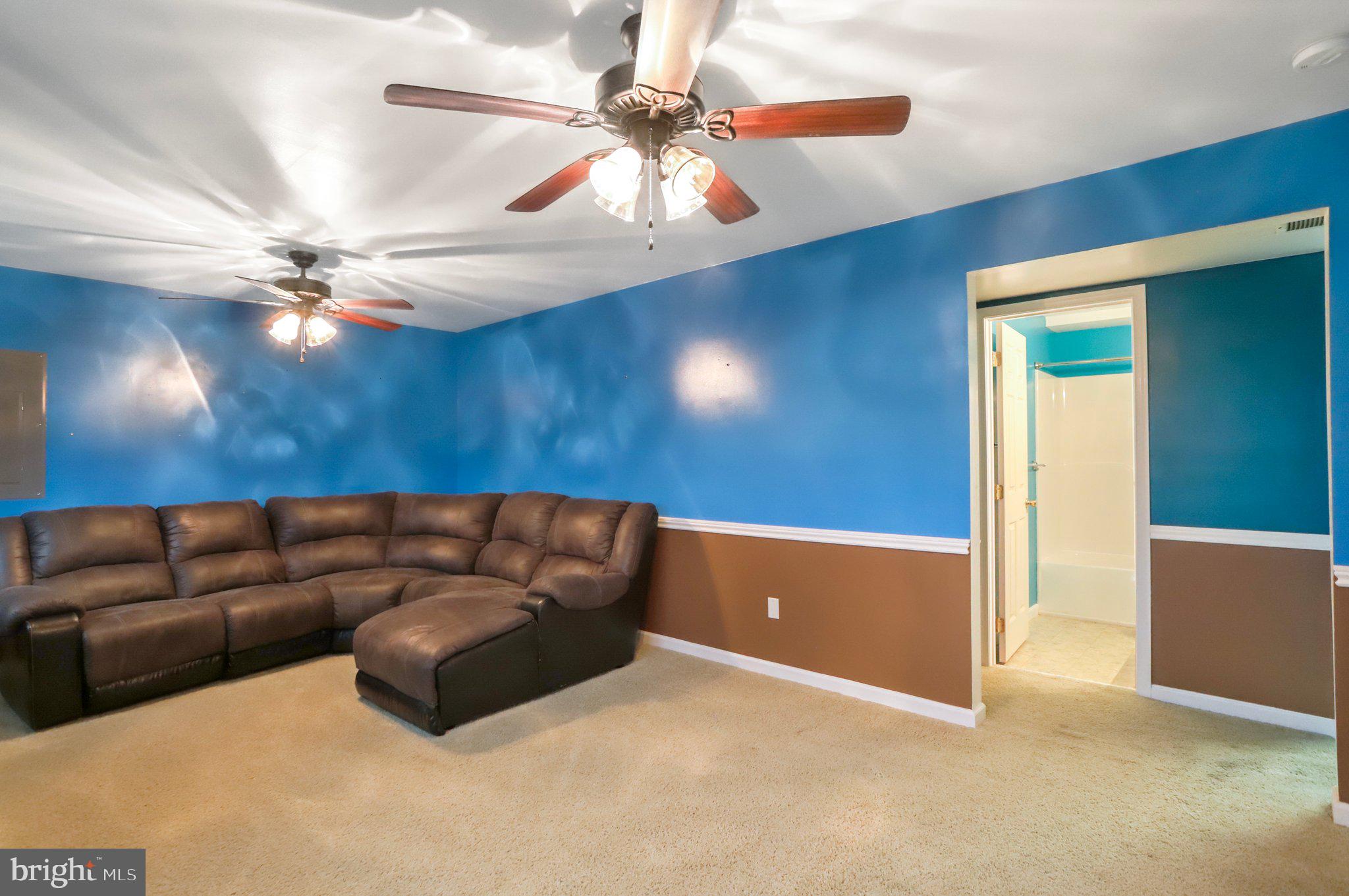 RIDGEFIELD - Residential