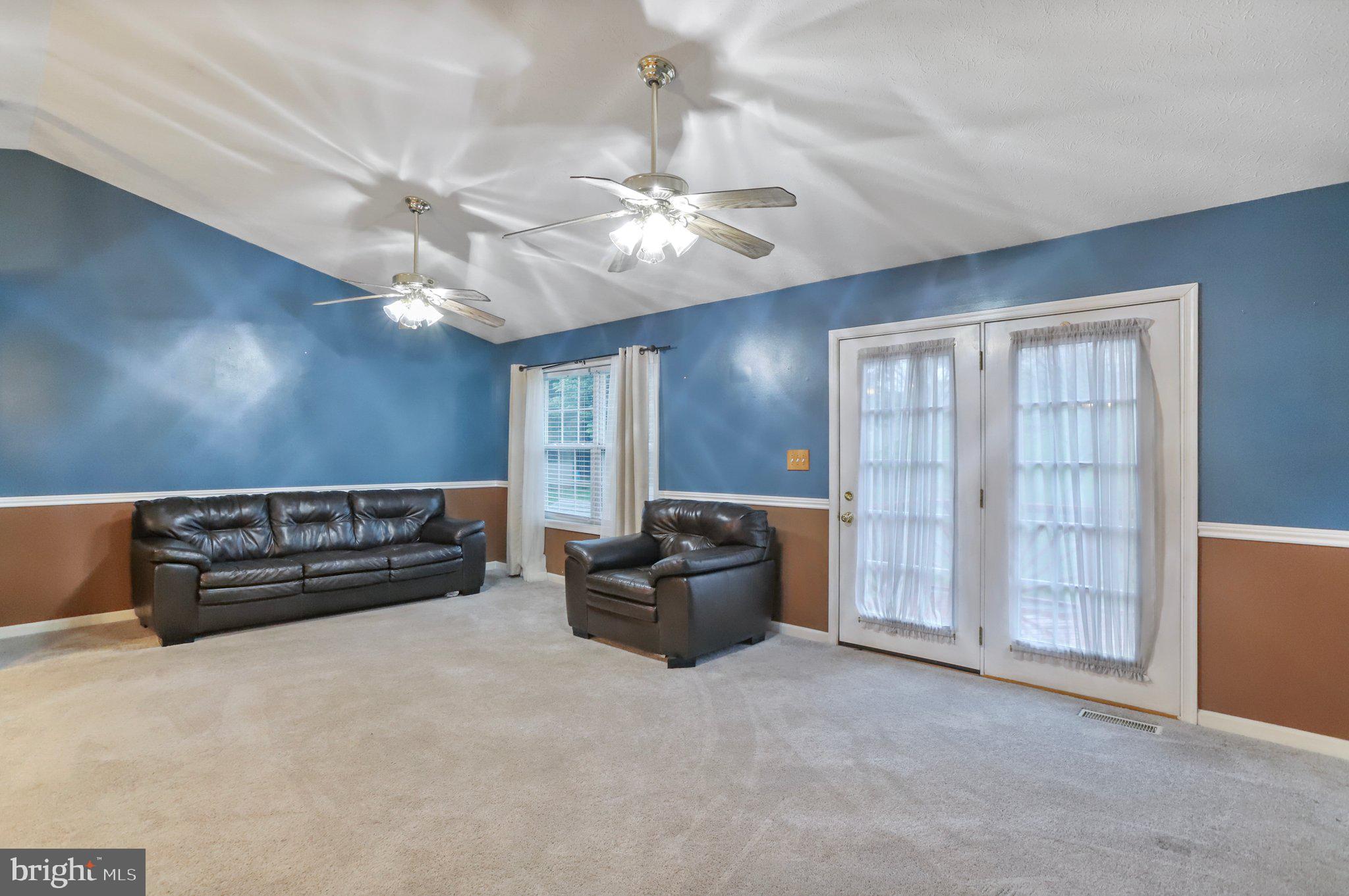 RIDGEFIELD - Residential