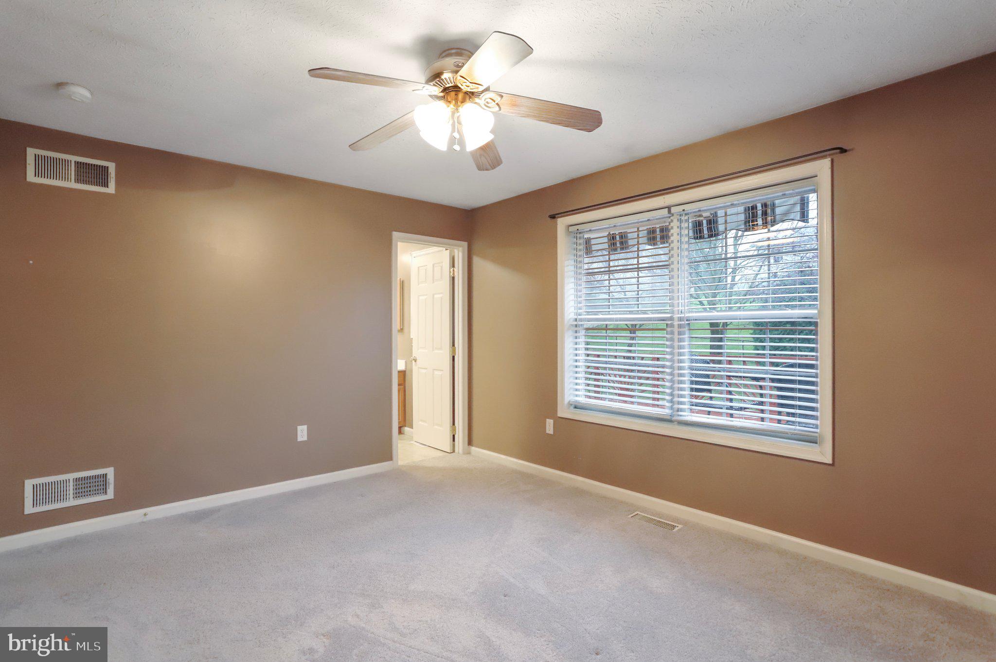 RIDGEFIELD - Residential