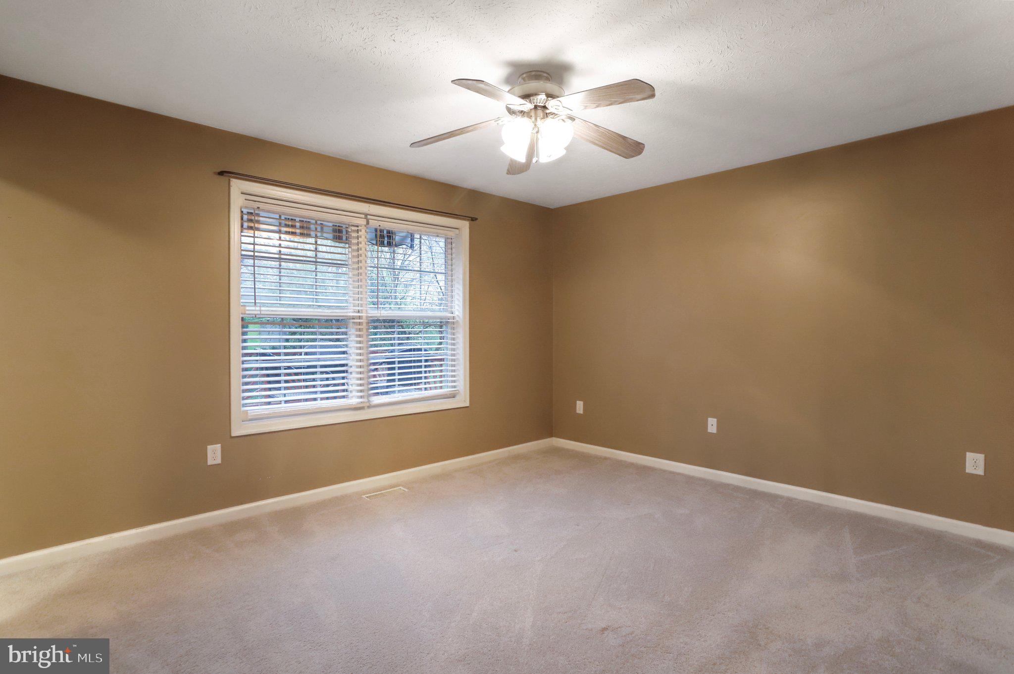 RIDGEFIELD - Residential