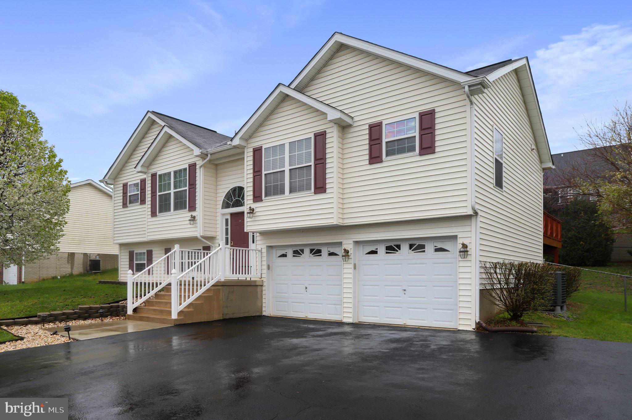 RIDGEFIELD - Residential