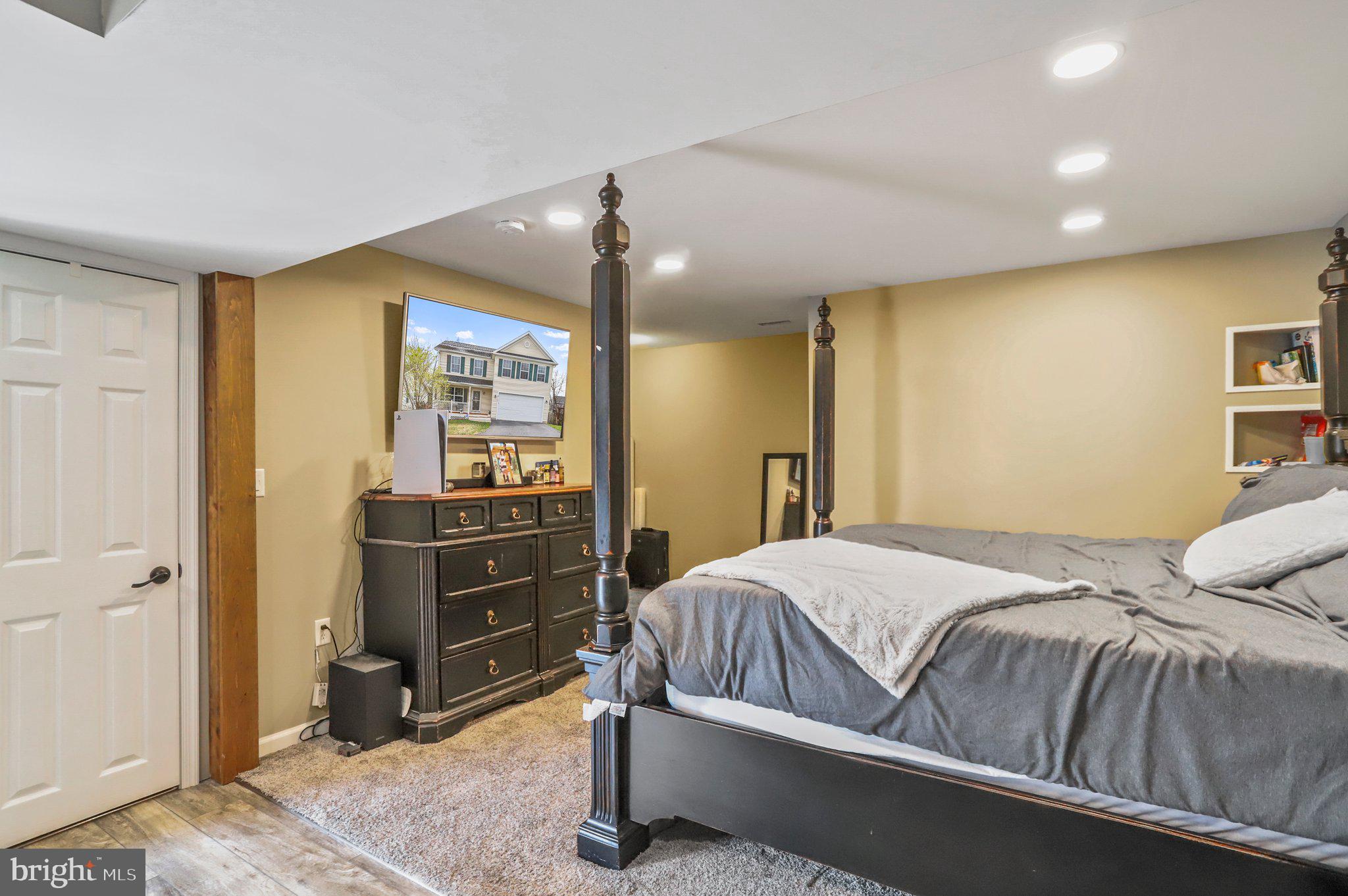 GREEN MEADOWS - Residential