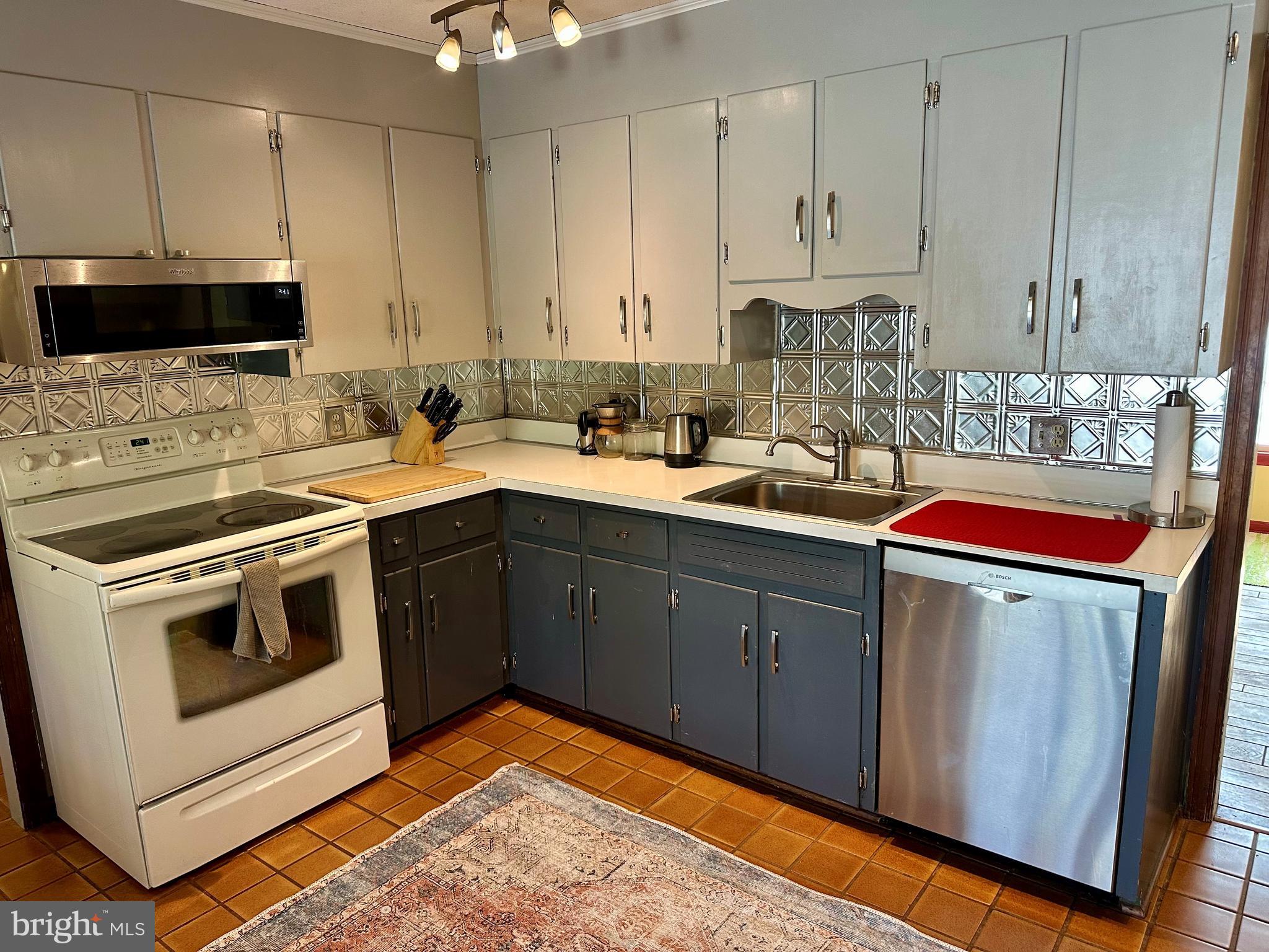 PARK FOREST VILLAGE - Residential