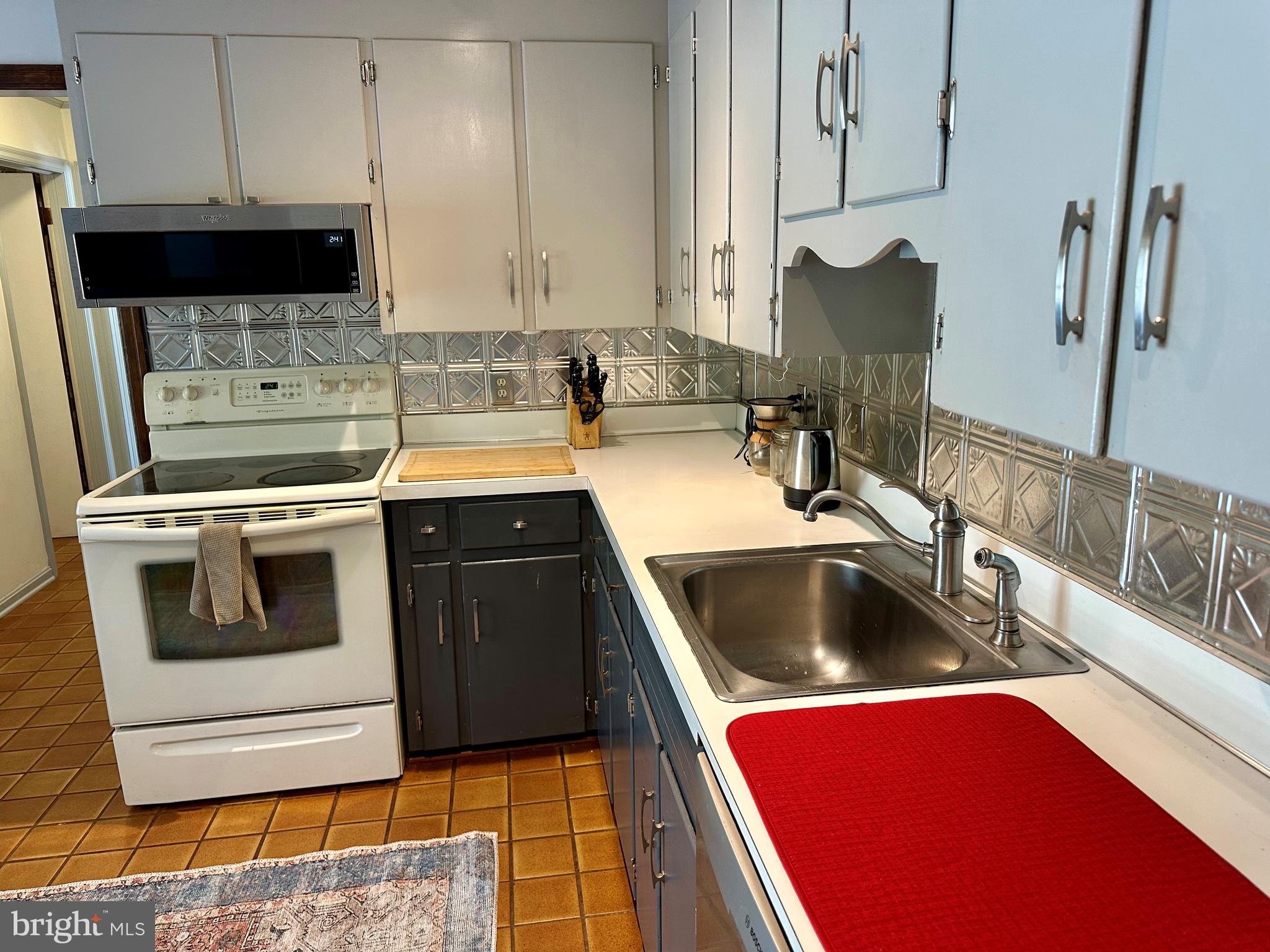 PARK FOREST VILLAGE - Residential