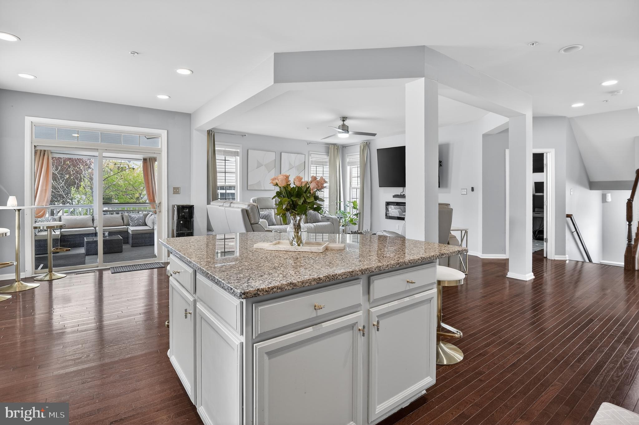 WOODMORE TOWNE CENTRE - Residential