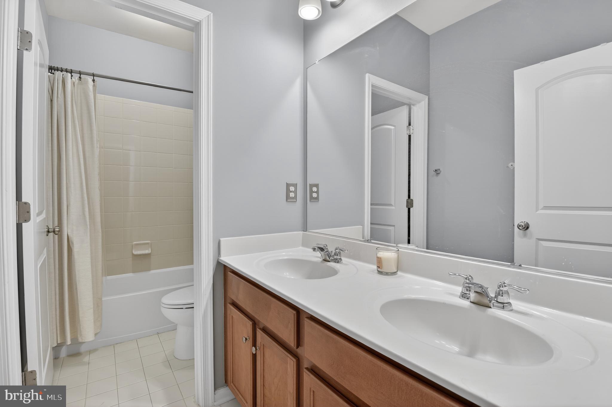 WOODMORE TOWNE CENTRE - Residential