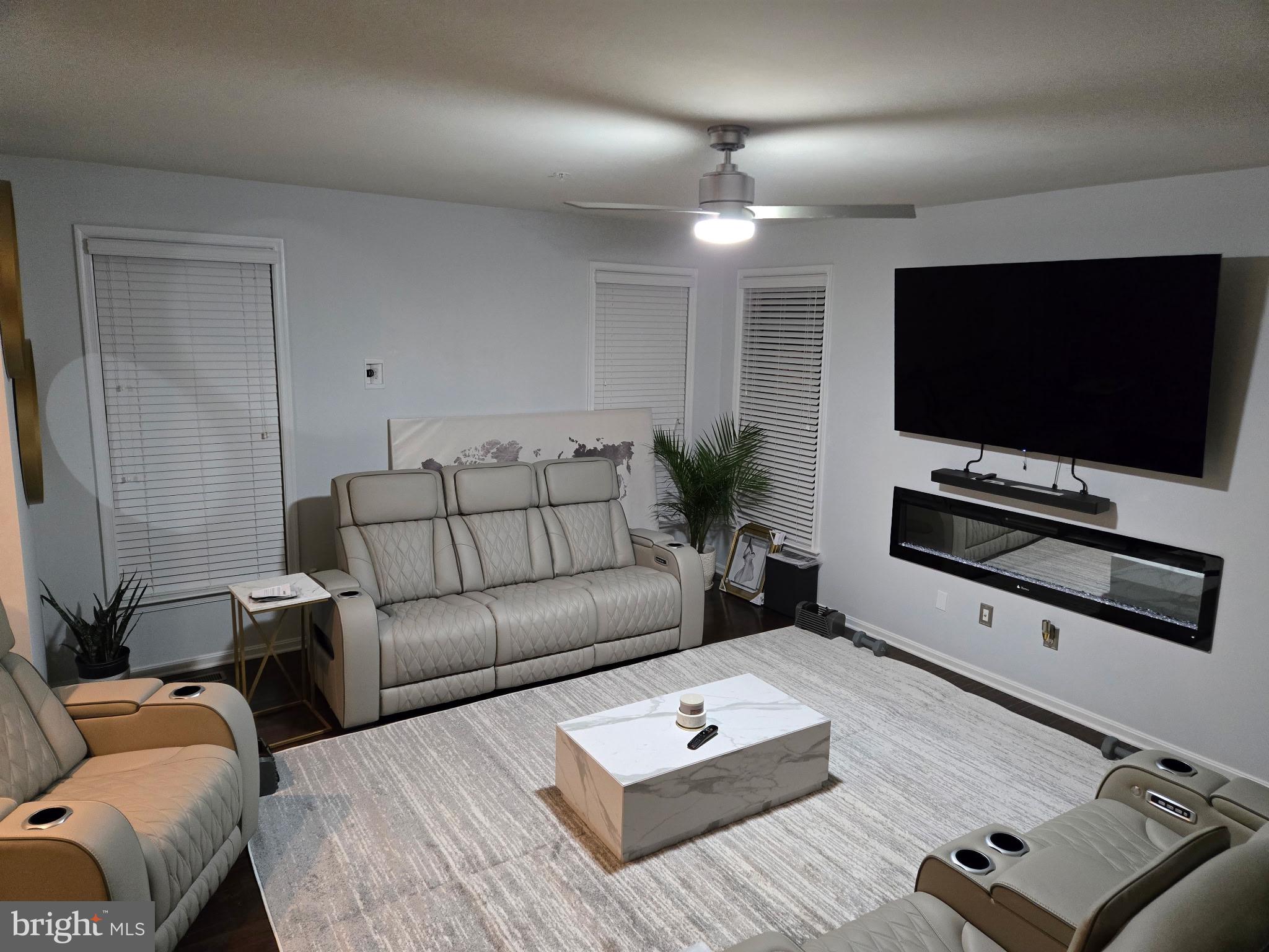 WOODMORE TOWNE CENTRE - Residential