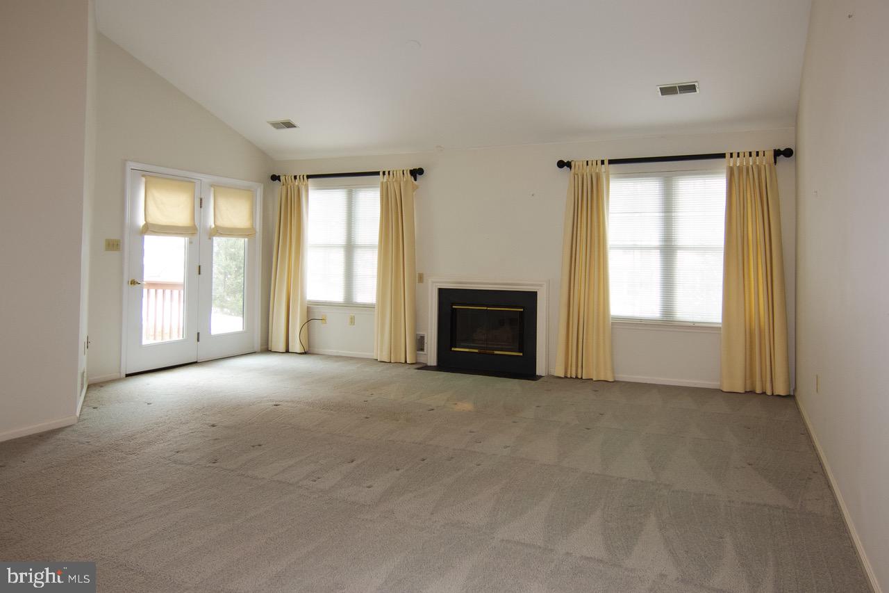 SPRING RIDGE - Residential