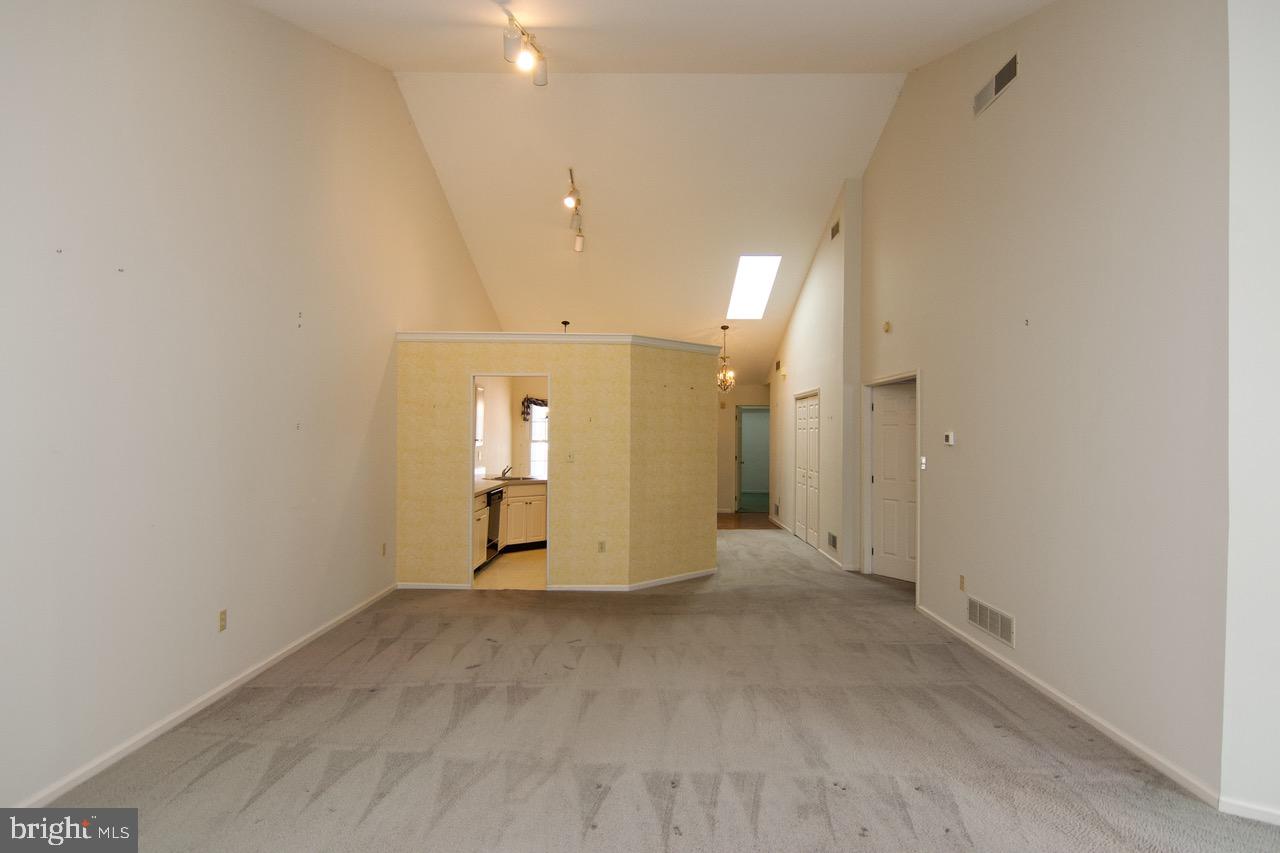 SPRING RIDGE - Residential