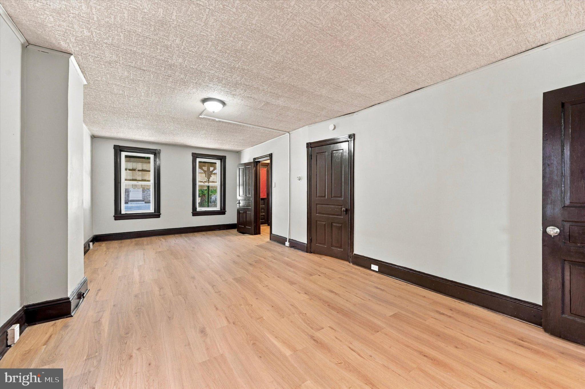 22 S 5TH AVENUE