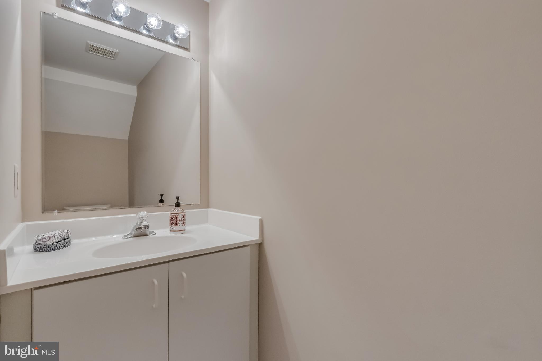 WOLF TRAP WOODS - Residential