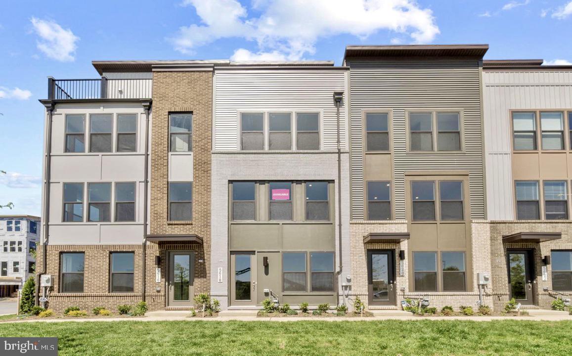 RIVERFRONT - Residential Lease