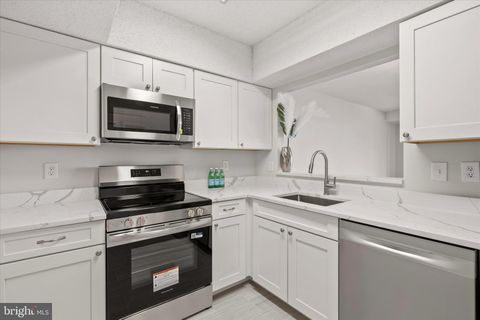 Photo of 5505 Seminary Road #1212-N, FALLS CHURCH, VA 22041 (MLS # VAFX2315200)