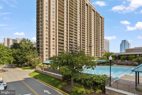 Photo of 5505 Seminary Road #1212-N, FALLS CHURCH, VA 22041 (MLS # VAFX2315200)