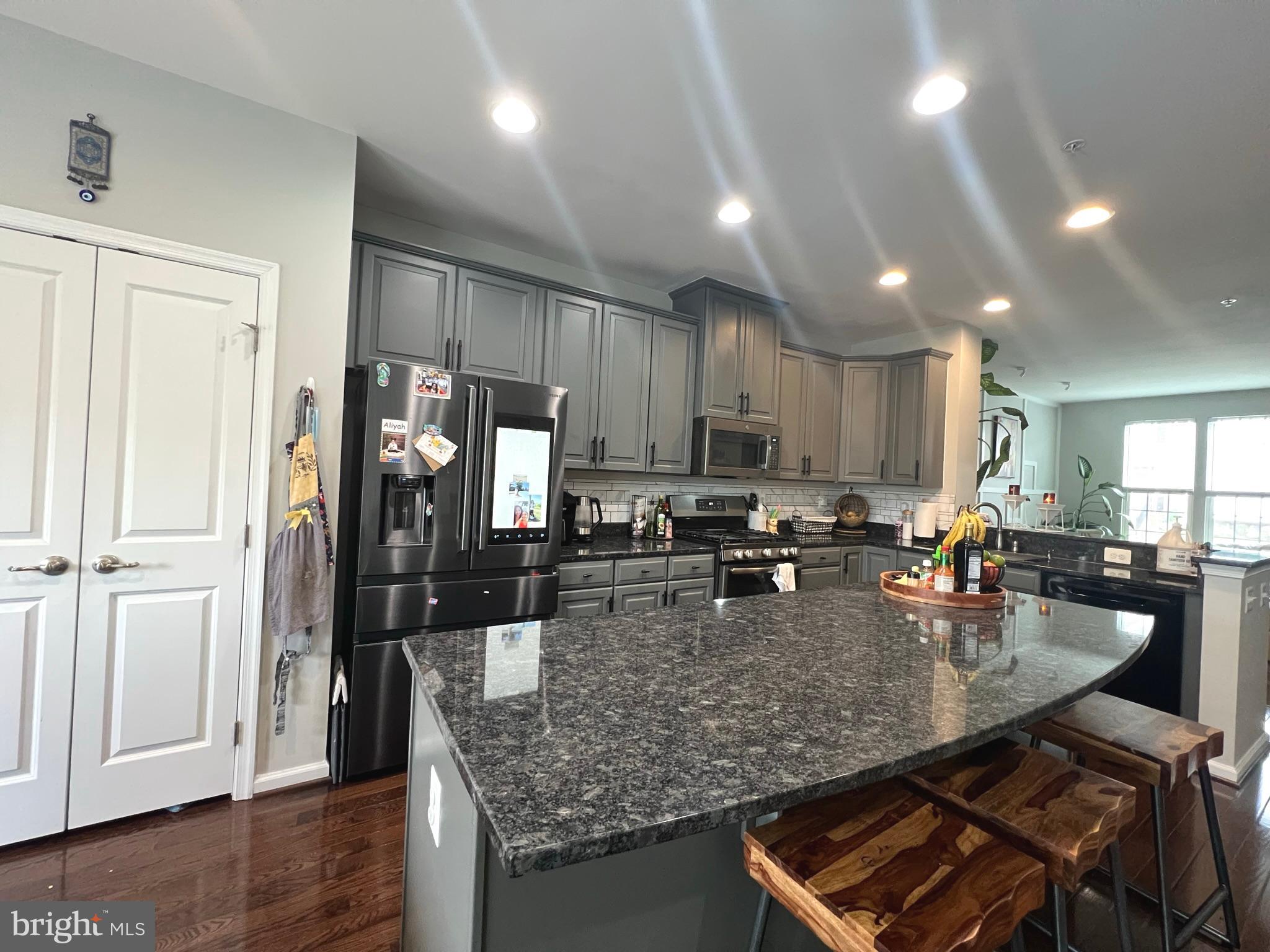 LANDSDALE - Residential Lease