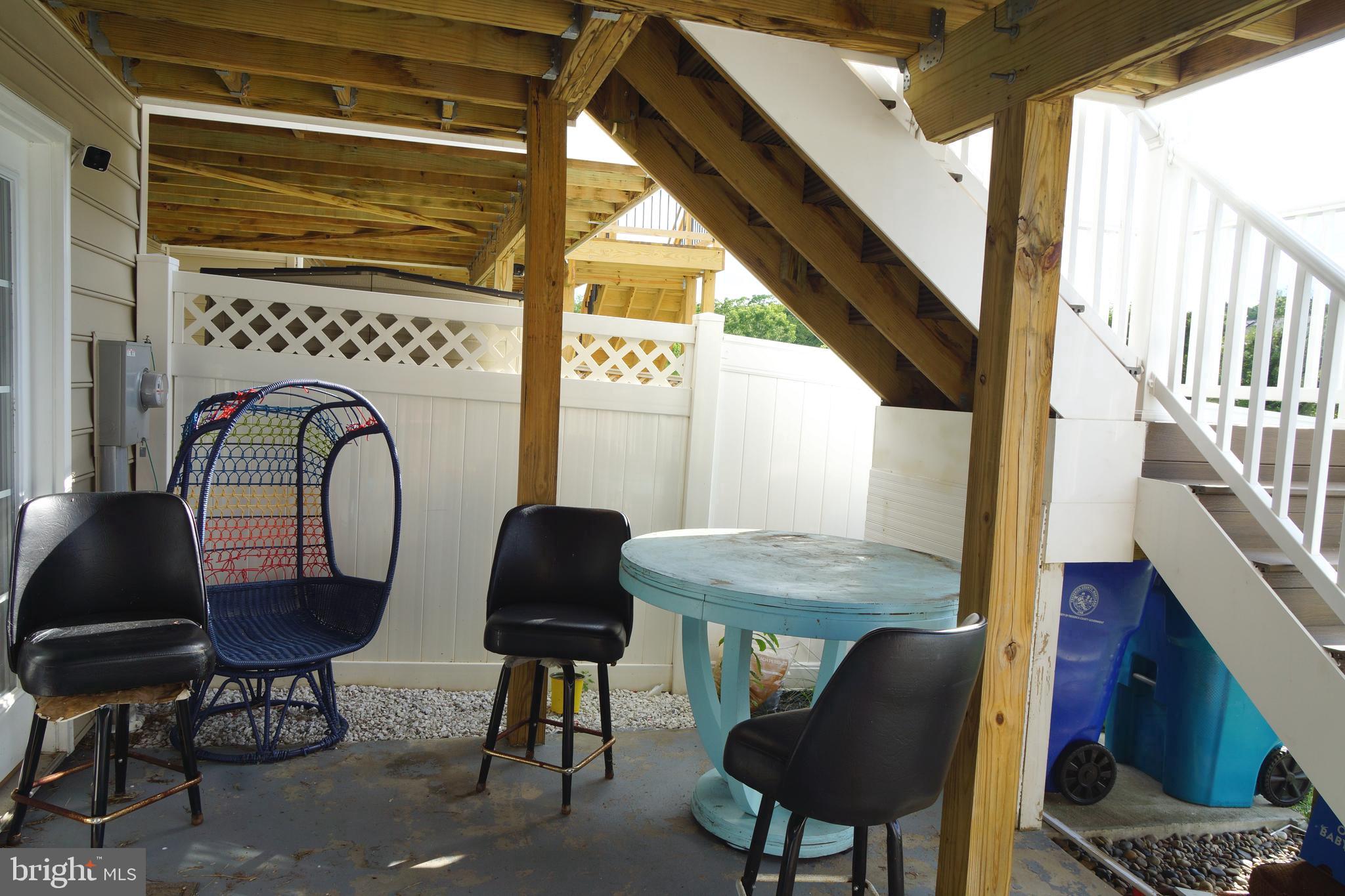 LANDSDALE - Residential Lease