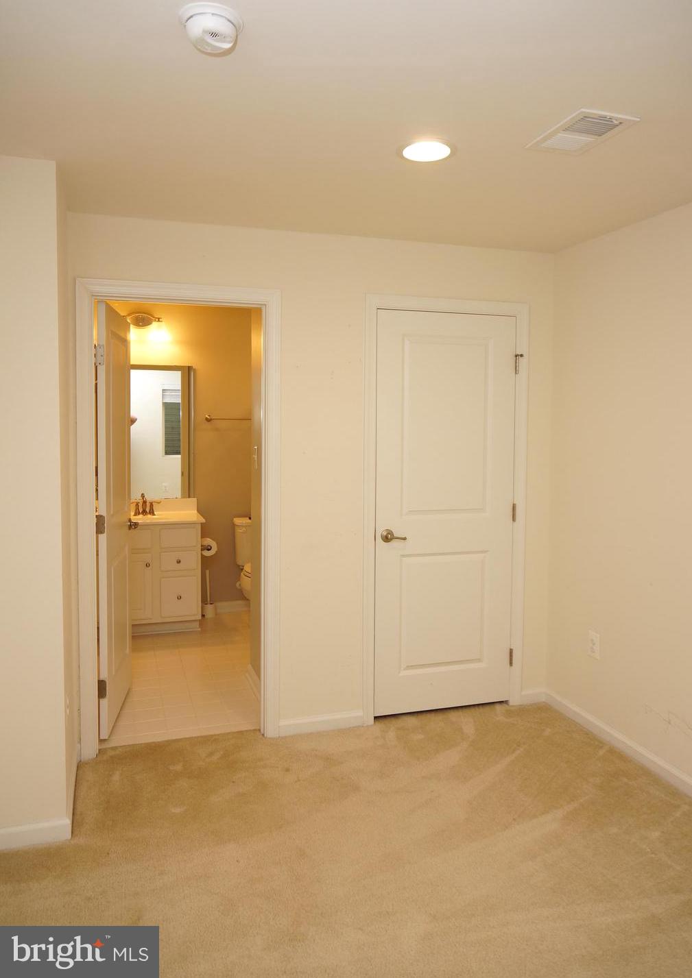 LANDSDALE - Residential Lease