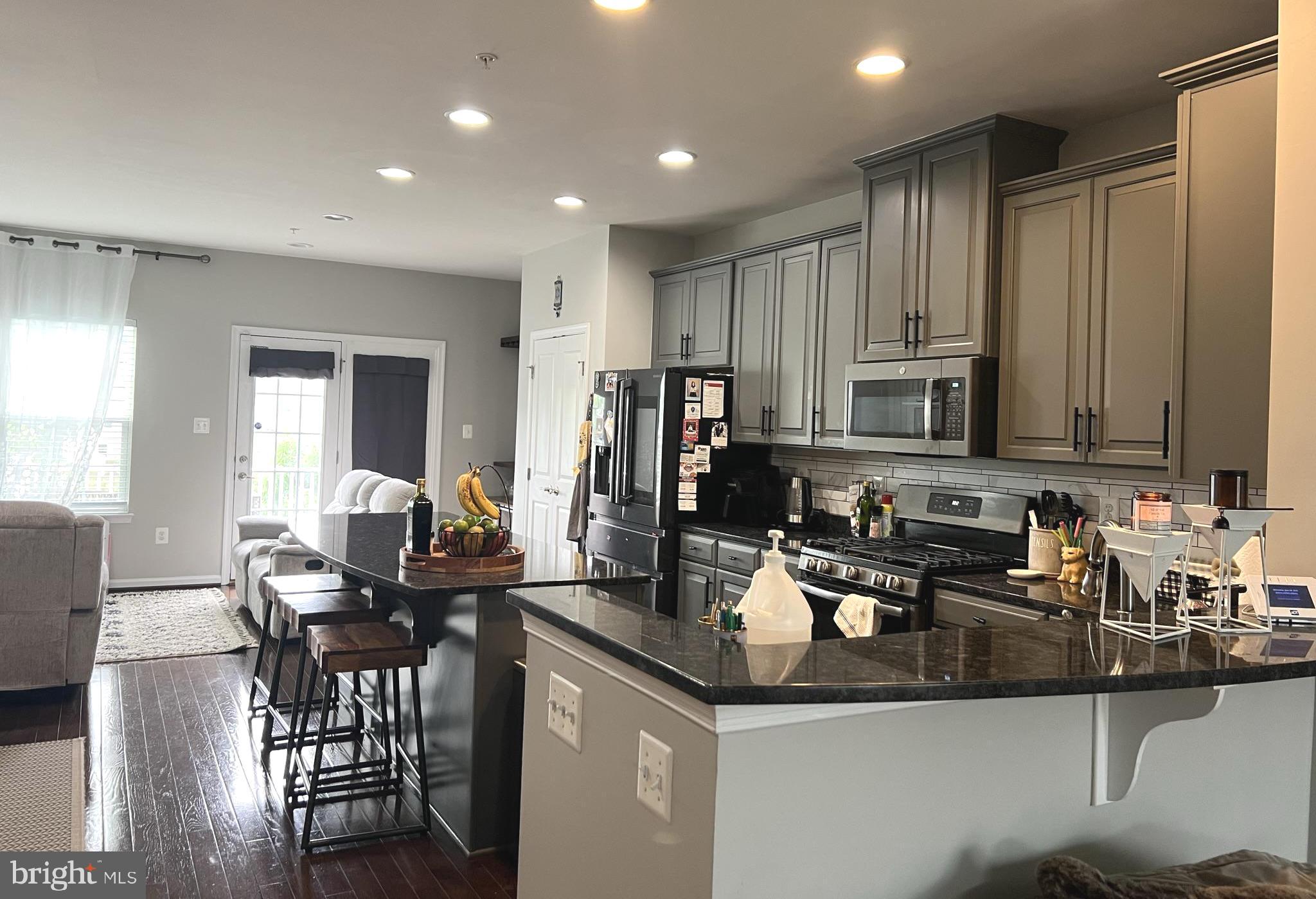 LANDSDALE - Residential Lease