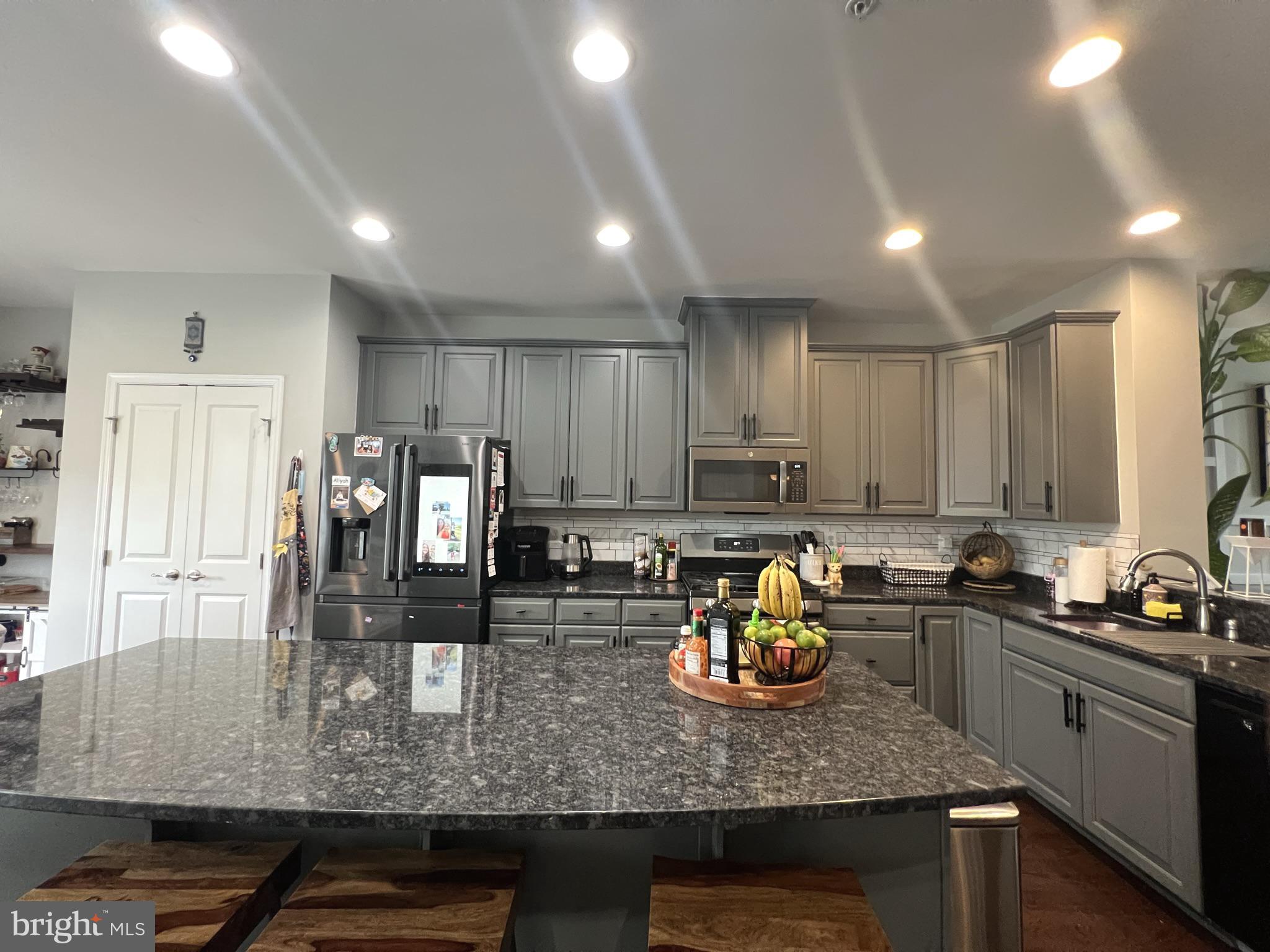 LANDSDALE - Residential Lease