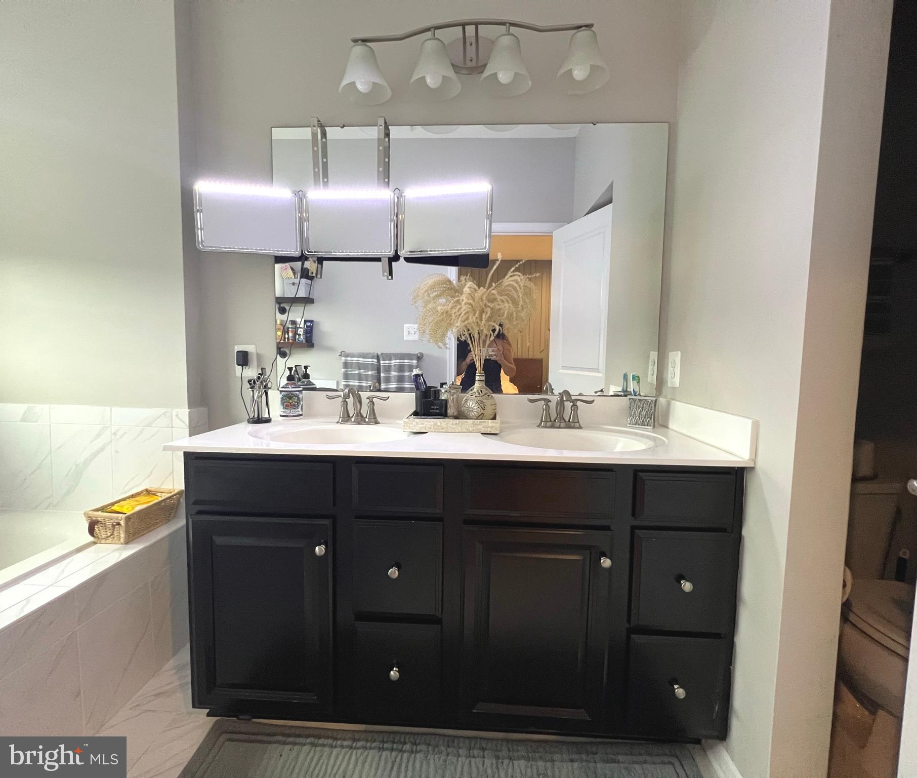 LANDSDALE - Residential Lease