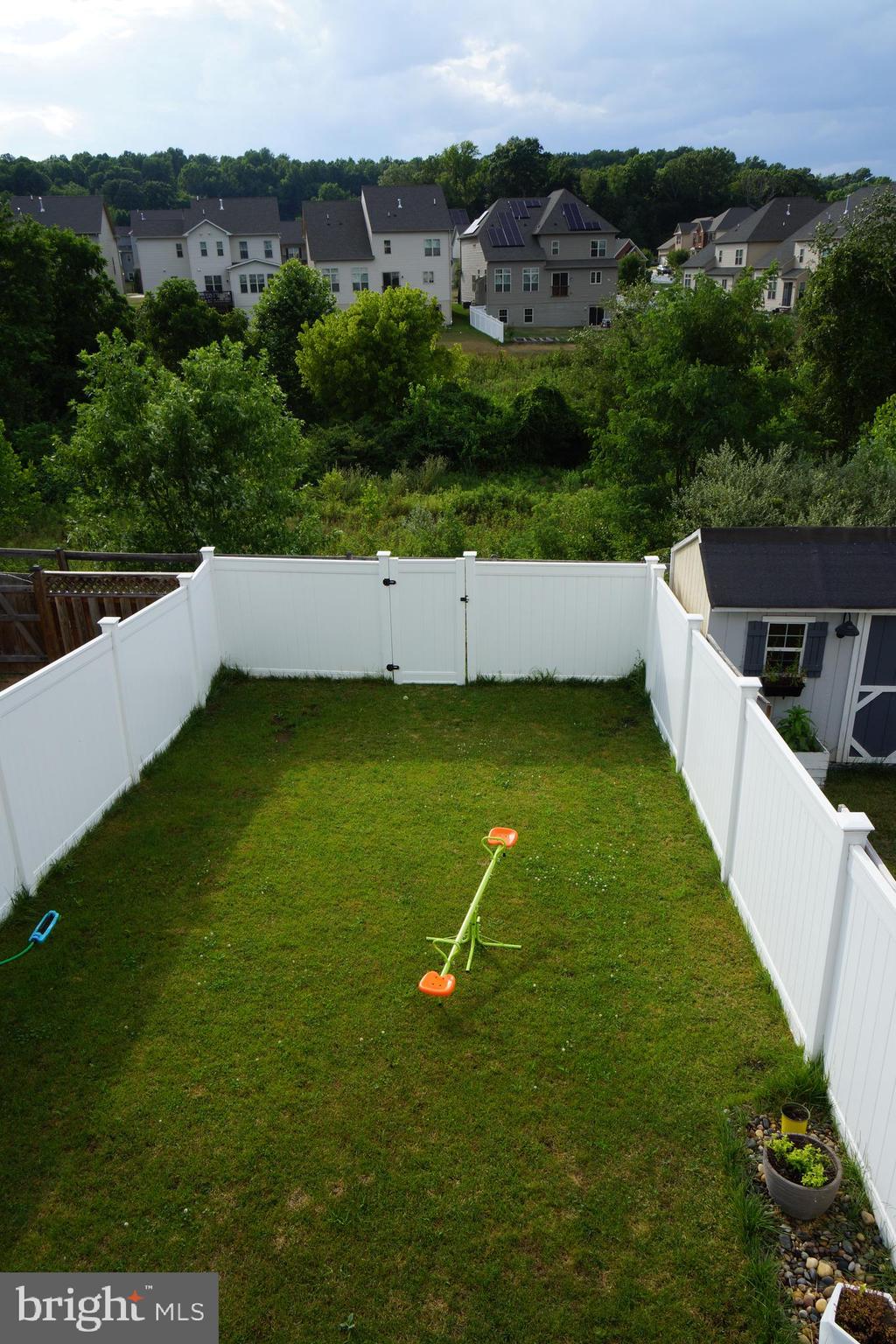 LANDSDALE - Residential Lease