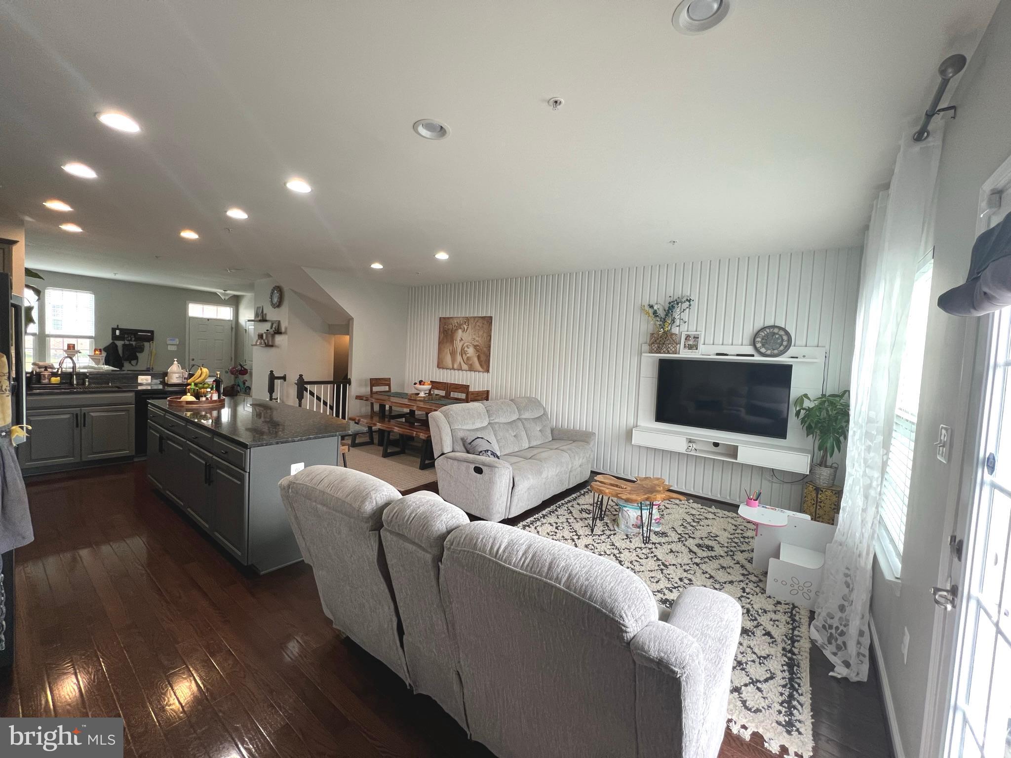 LANDSDALE - Residential Lease