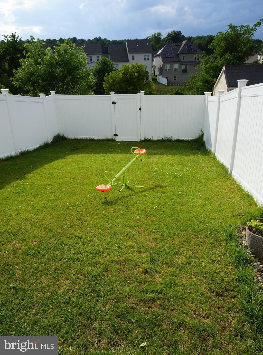 LANDSDALE - Residential Lease