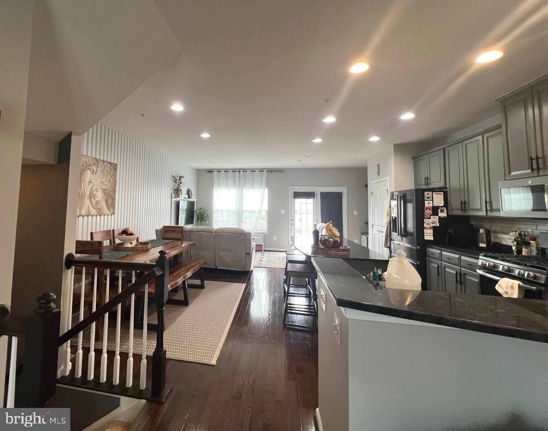 LANDSDALE - Residential Lease