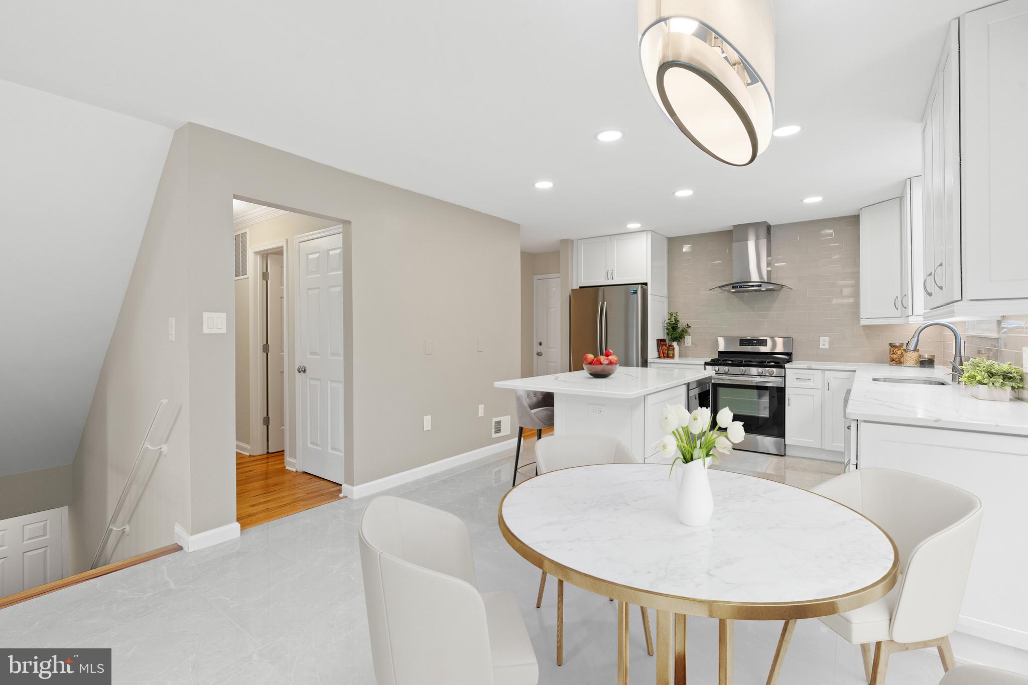 MONTROSE VILLAGE - Residential