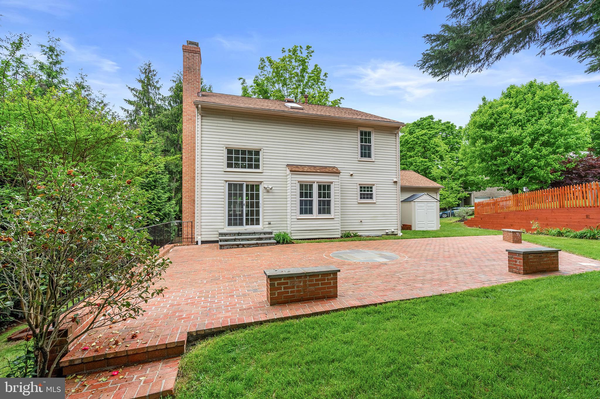 MONTROSE VILLAGE - Residential