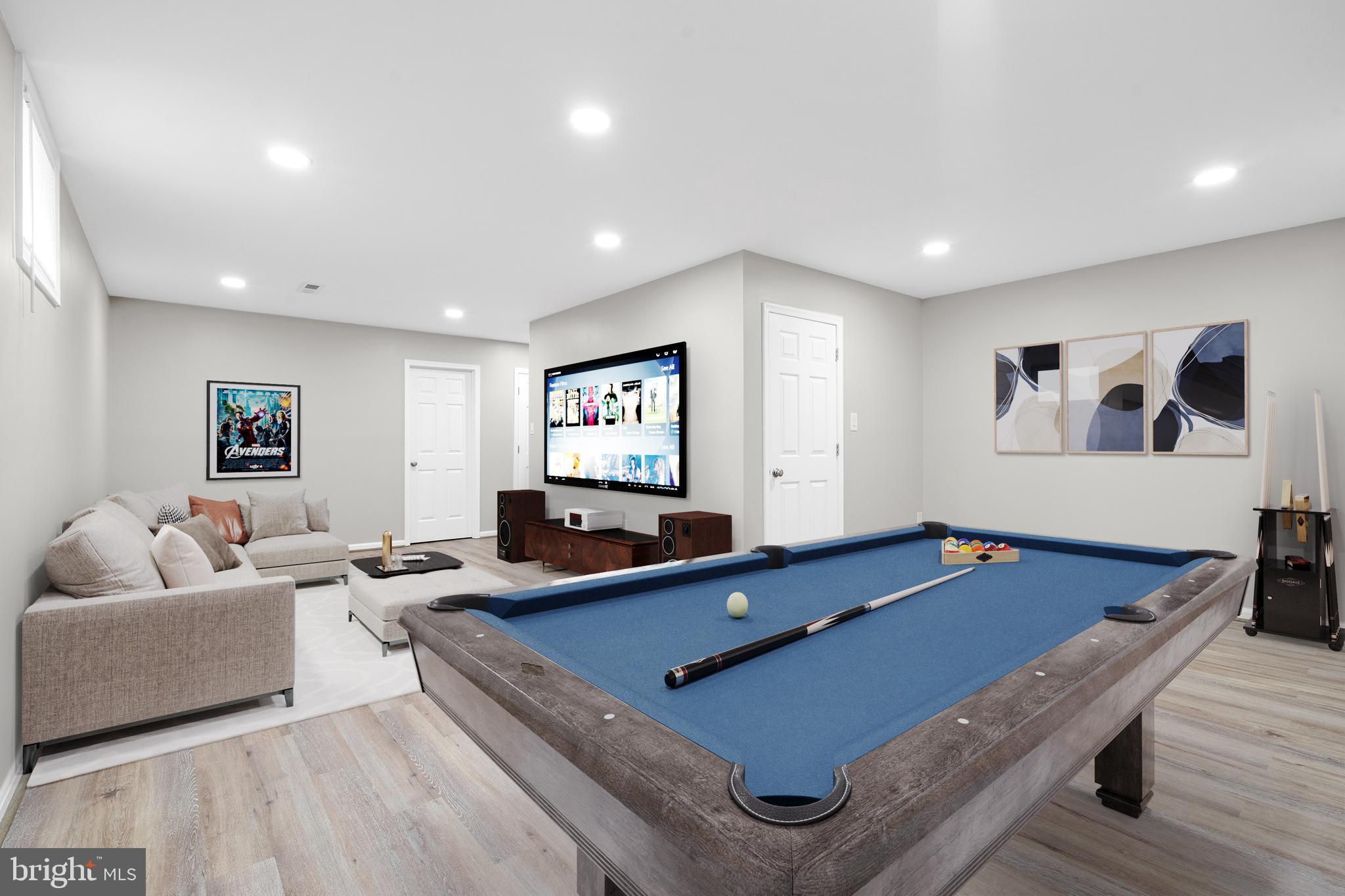 MONTROSE VILLAGE - Residential