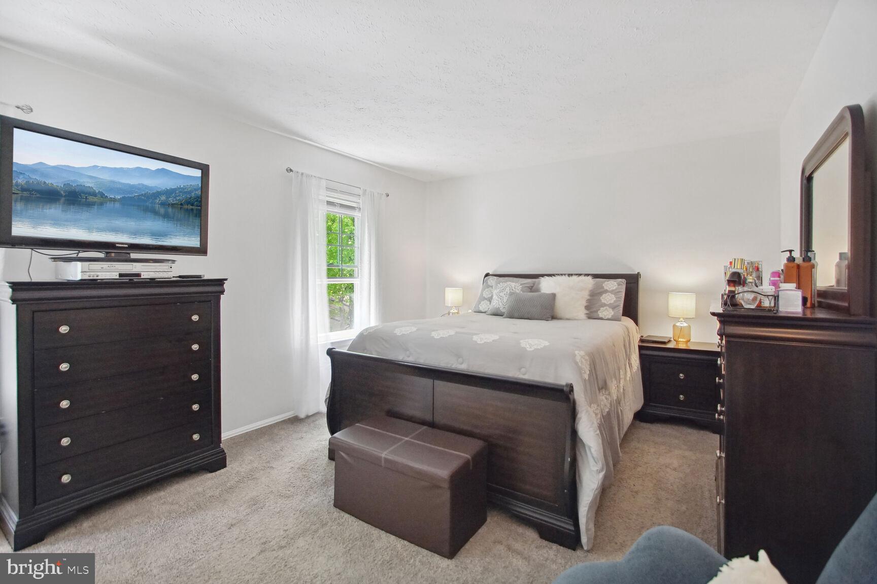 LYNNBROOK - Residential