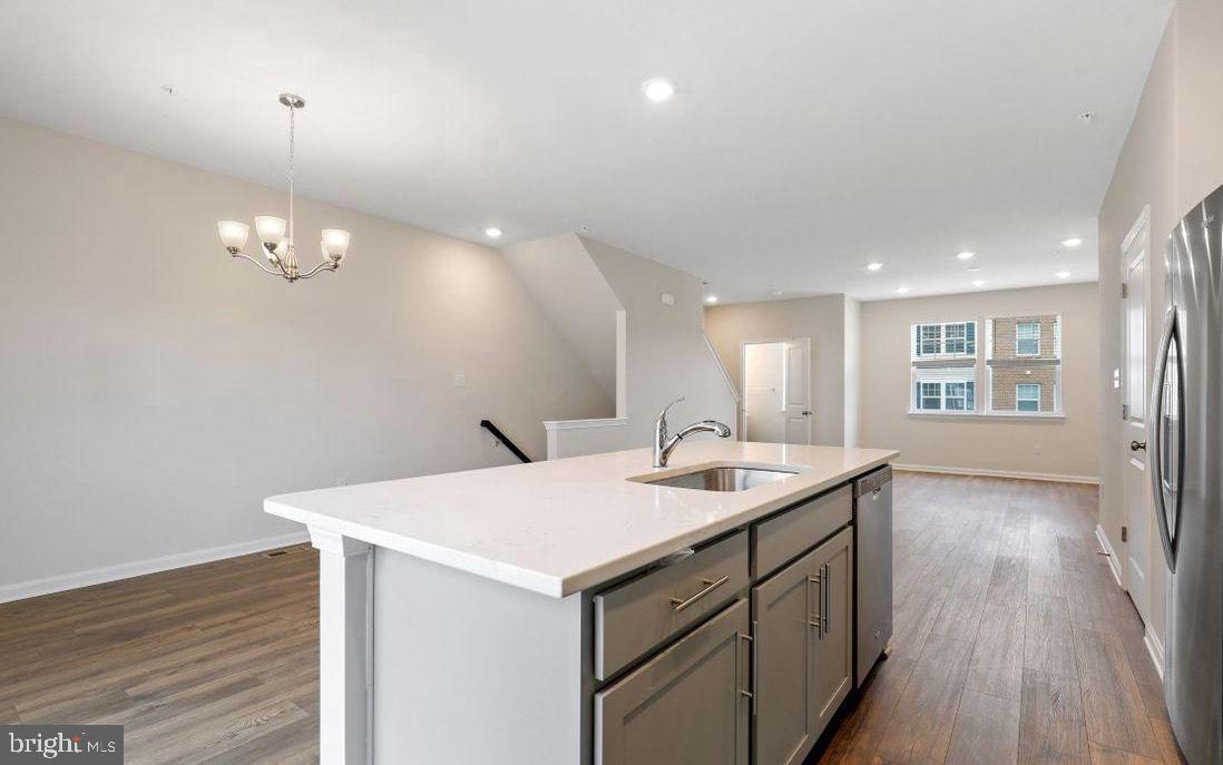 WESTVIEW SOUTH - Residential Lease