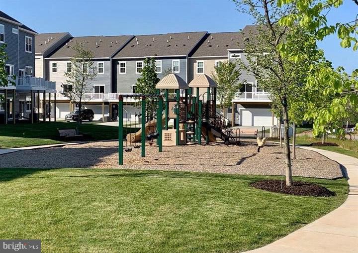 WESTVIEW SOUTH - Residential Lease