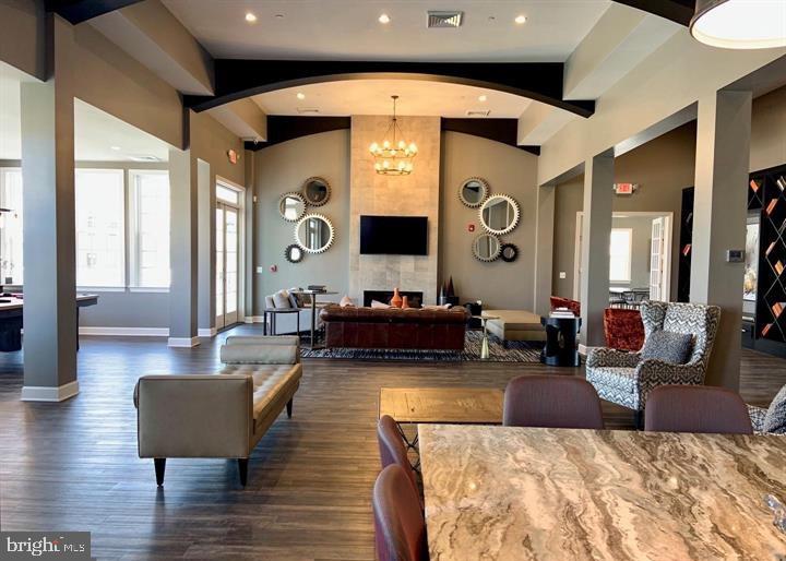 WESTVIEW SOUTH - Residential Lease