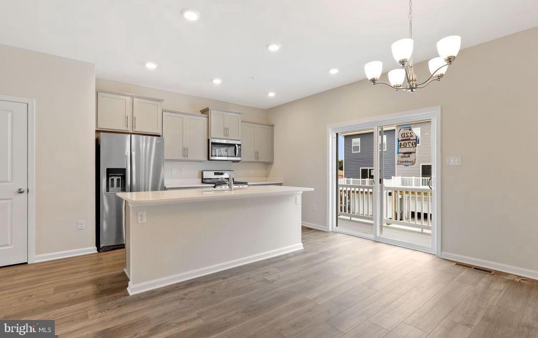 WESTVIEW SOUTH - Residential Lease