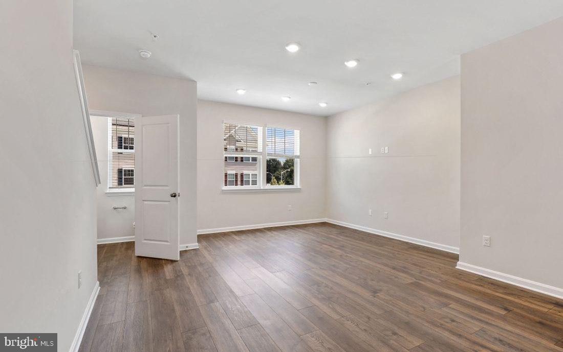 WESTVIEW SOUTH - Residential Lease