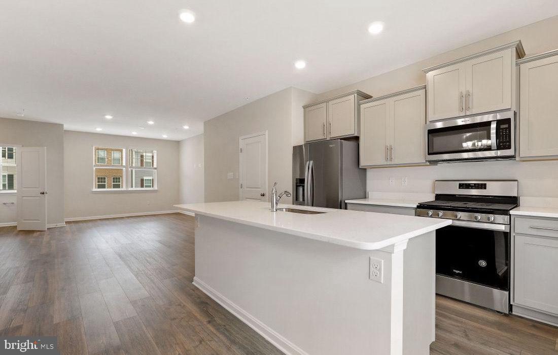 WESTVIEW SOUTH - Residential Lease