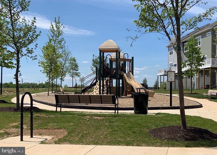 WESTVIEW SOUTH - Residential Lease