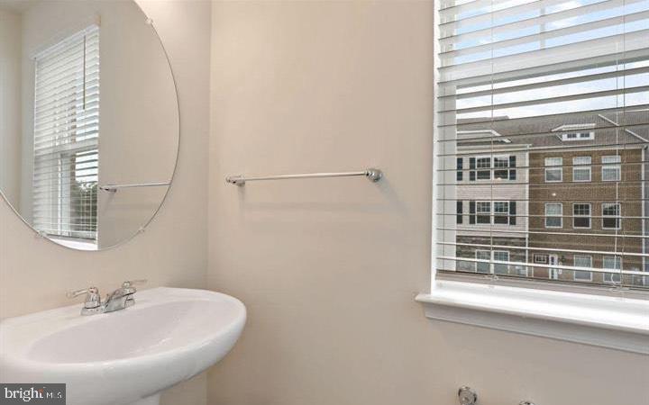 WESTVIEW SOUTH - Residential Lease