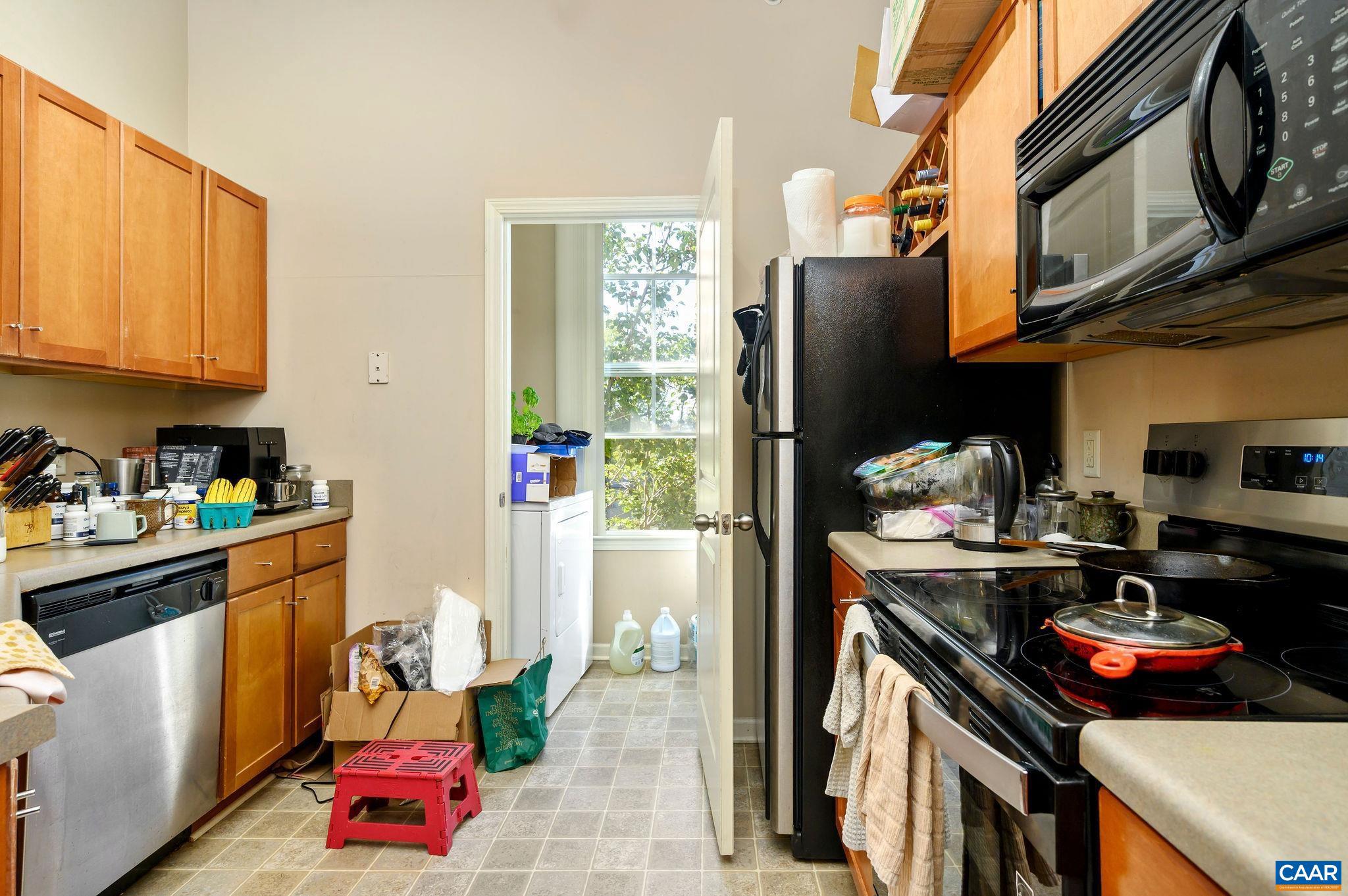 700 WALKER SQ 4A