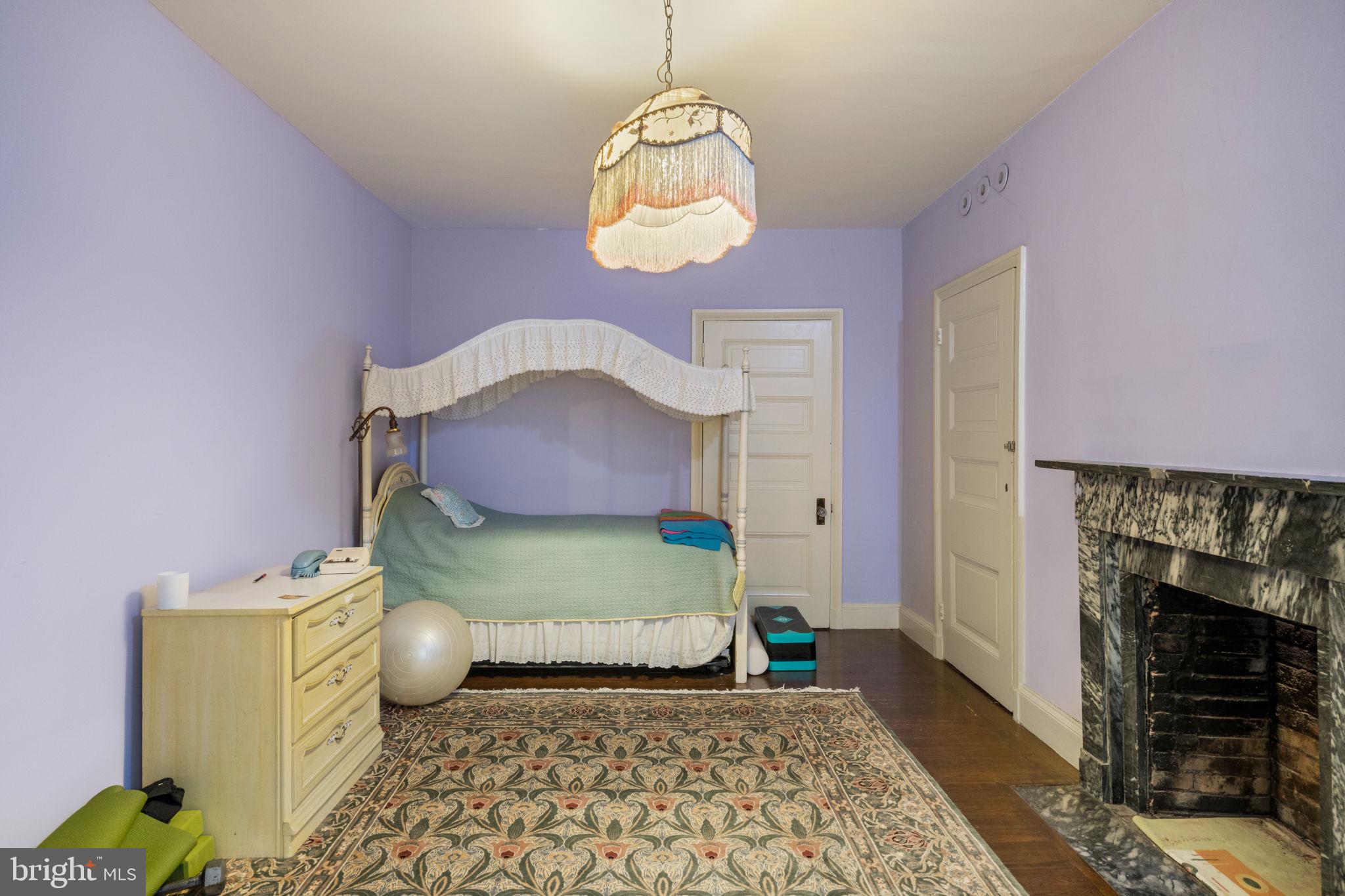 WASHINGTON SQ WEST - Residential