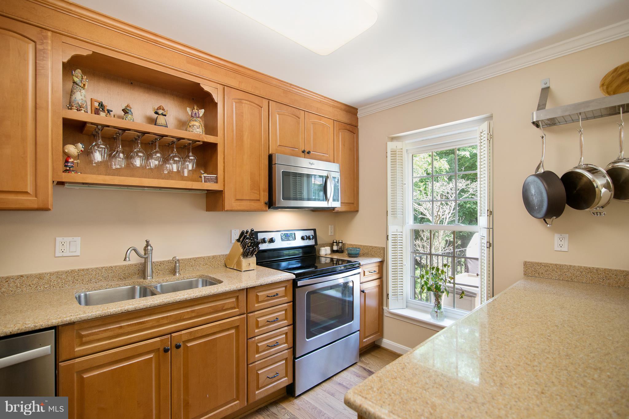 RESTON - Residential