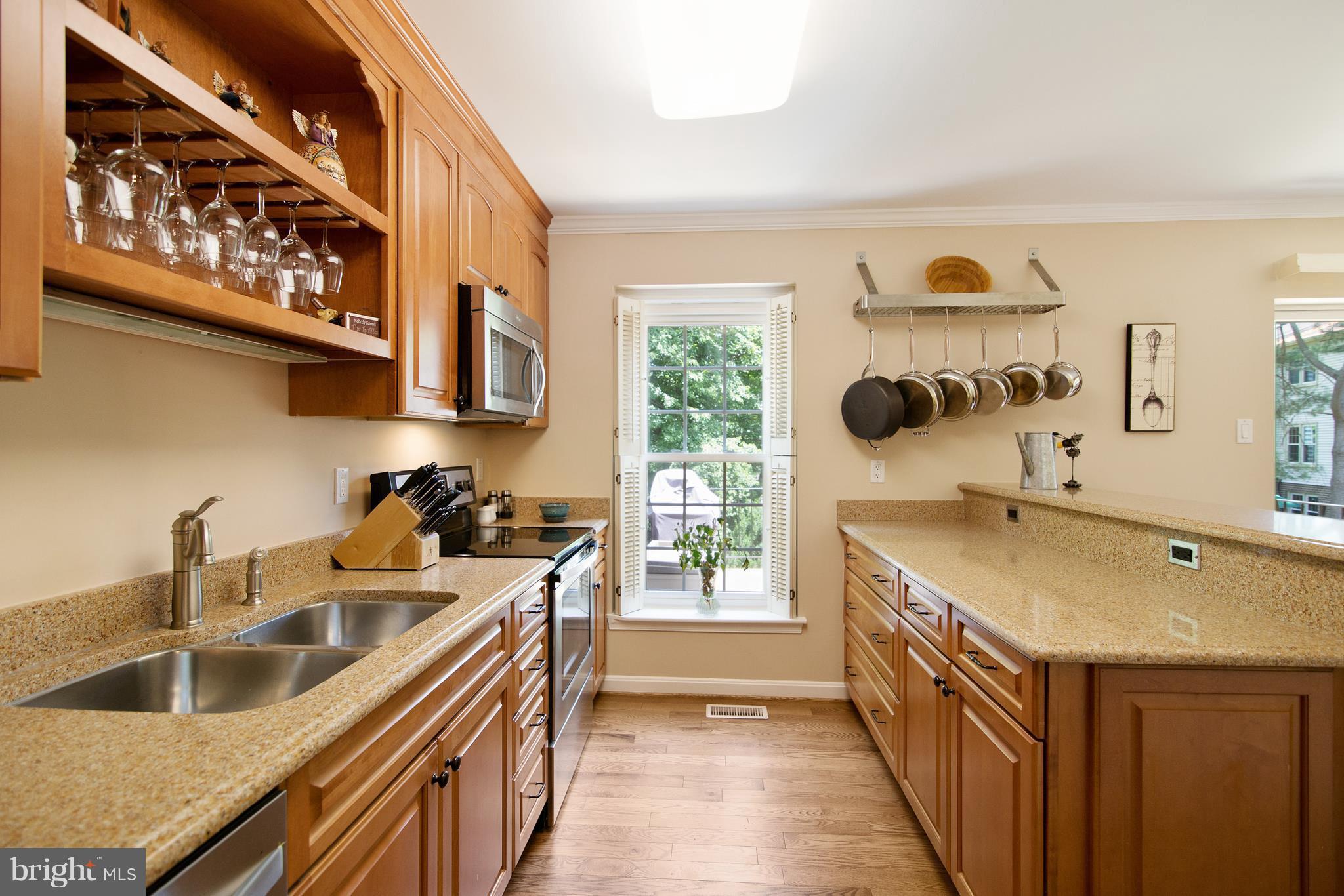 RESTON - Residential