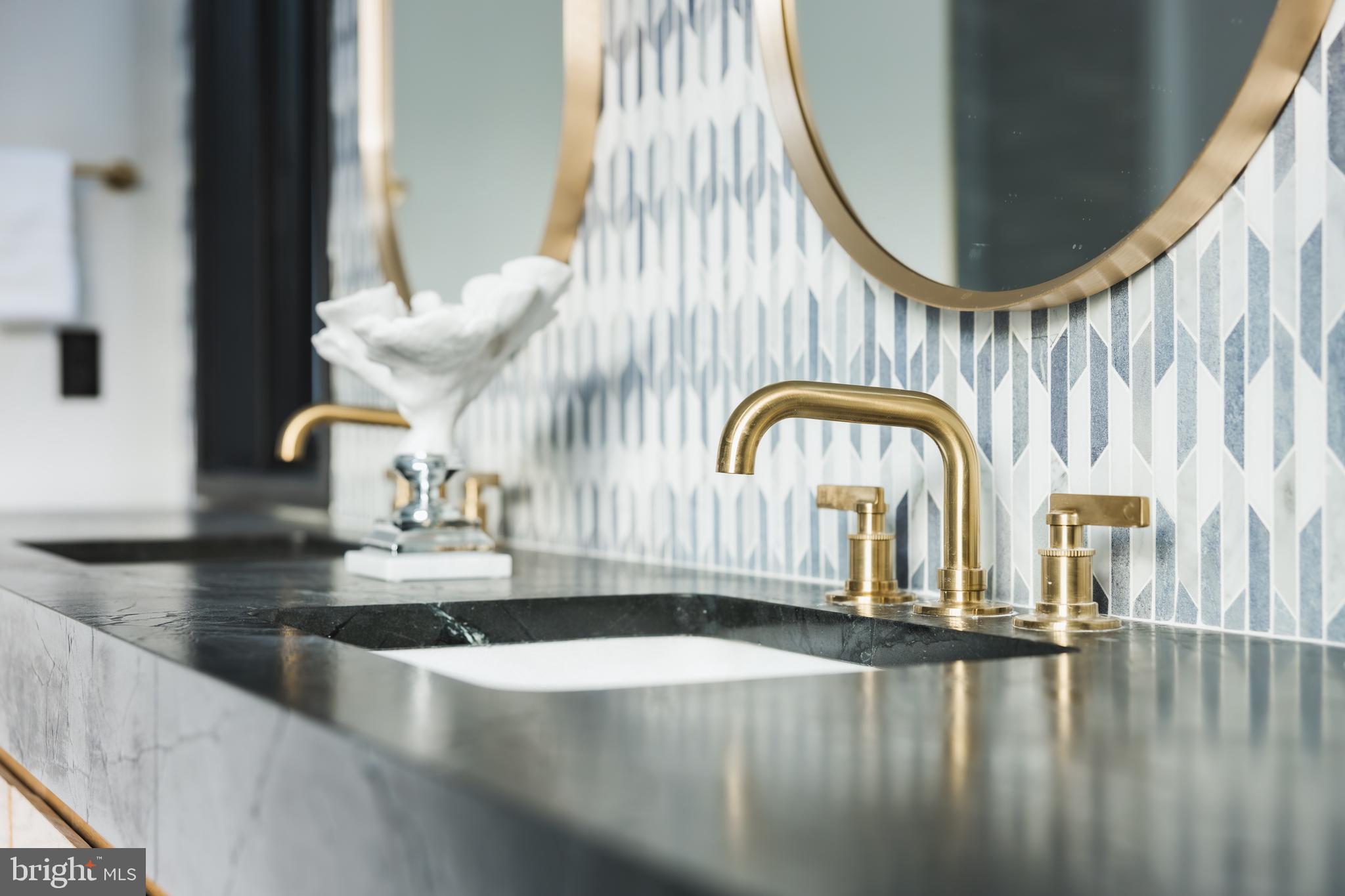 LYBROOK - Residential