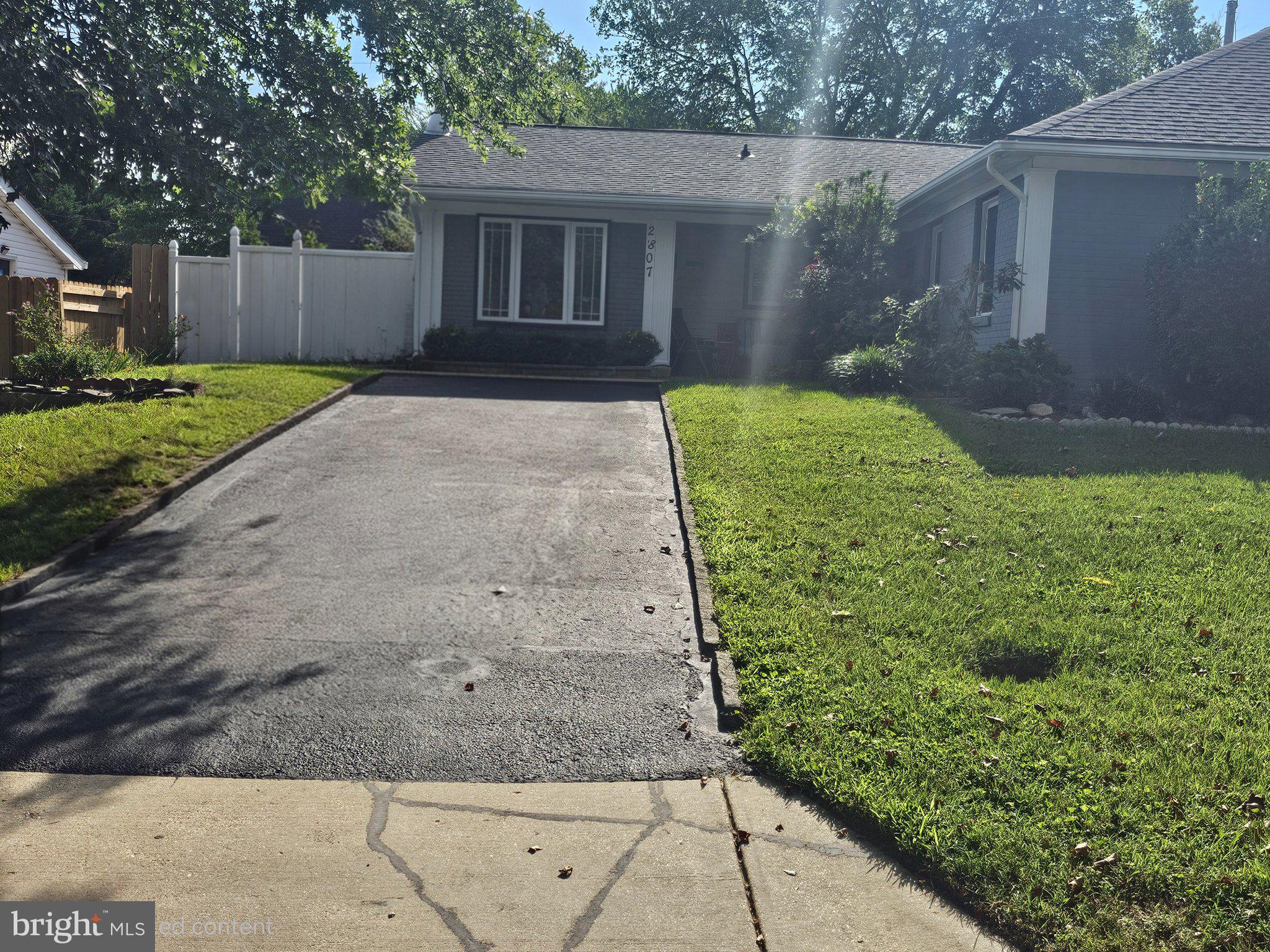 2807 BIRDSEYE LANE