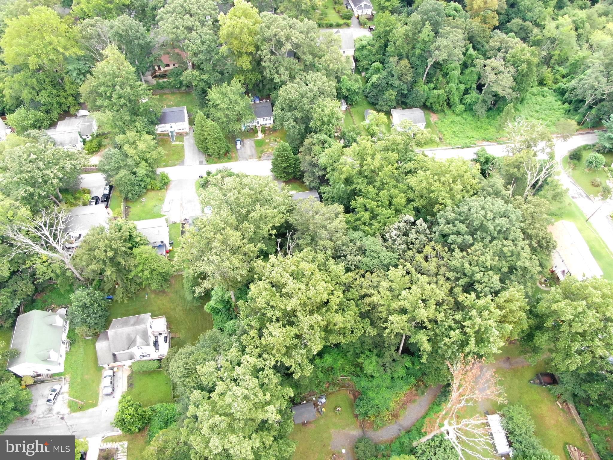 HERALD HARBOR - Land